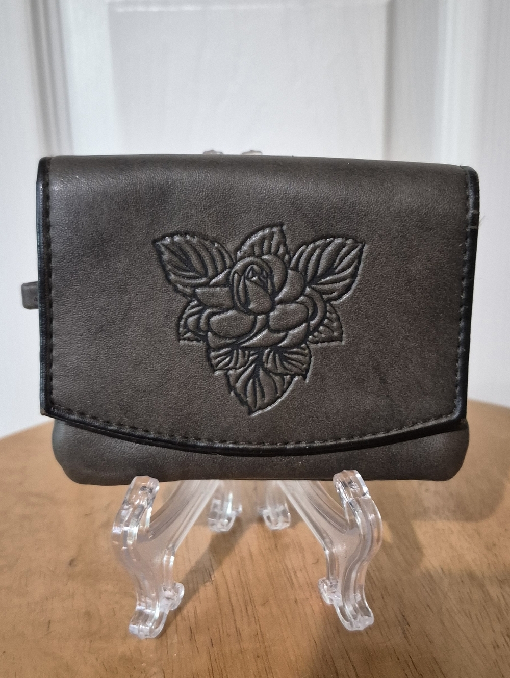 🌹rose coin wallet, gray, faux leather, tooled